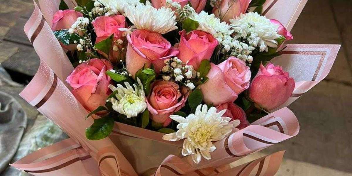 Fresh Flowers in Karachi: Trending Roses and Stylish Flower Boxes for 2026 Now!!